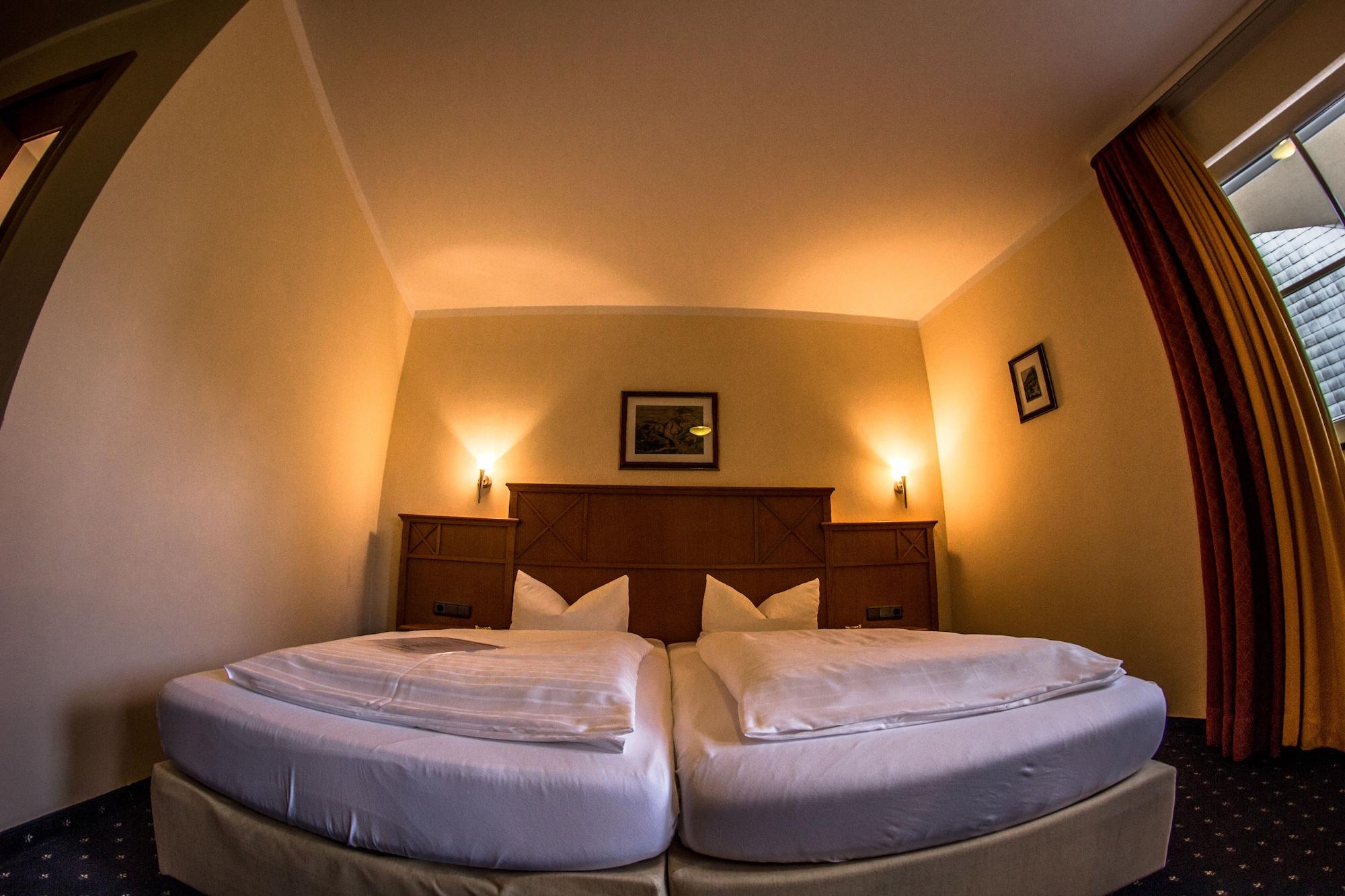 Hotel Blaue Ecke 3*